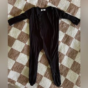 Kyte Baby Two Way Zipper Black Footed Pajamas